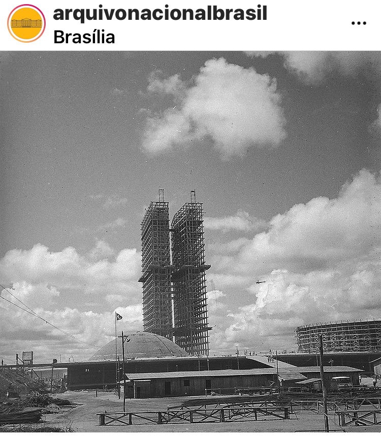 “HOJE É ANIVERSÁRIO DE BRASÍLIA! INAUGURADA EM 21 DE ABRIL DE 1960 PELO ENTÃO PRESIDENTE “HOJE É ANIVERSÁRIO DE BRASÍLIA! INAUGURADA EM 21 DE ABRIL DE 1960 PELO ENTÃO PRESIDENTE